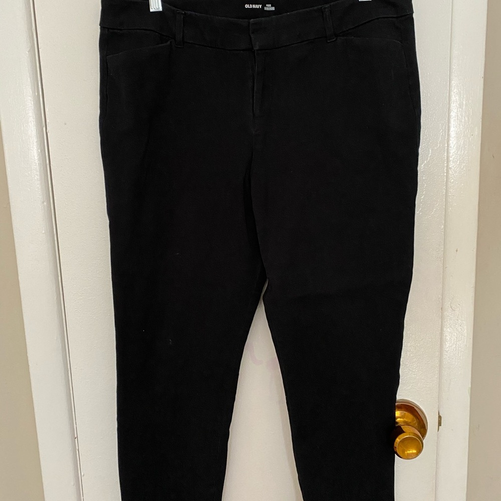 Old Navy Women’s Chinos/Pixie Pants